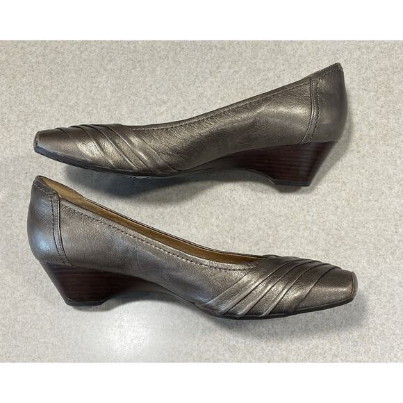 Clarks Artisan Women's 9M Brown Leather Slip-On Heel Loafer Shoes Classy Formal - Picture 5 of 10